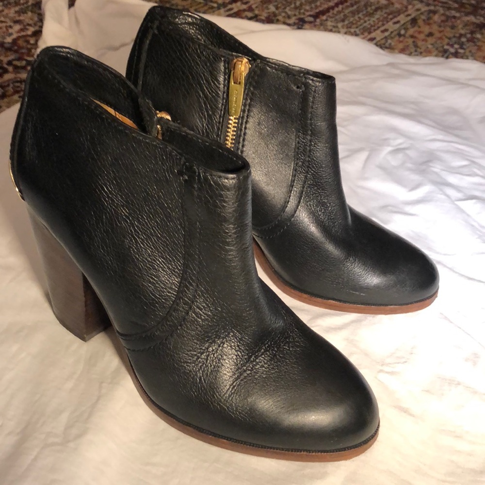 Coach Shoes Hattie ankle Booties EUC size 7M